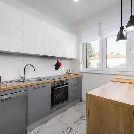 Σπίτι διακοπών Bezaubernde Nur 400 Meter Zum Mit Privatpool, Parkplatz Fuer 3 Autos, Grill *