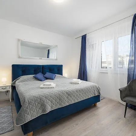 Bezaubernde Nur 400 Meter Zum Mit Privatpool, Parkplatz Fuer 3 Autos, Grill