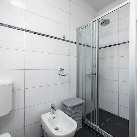 Bezaubernde Nur 400 Meter Zum Mit Privatpool, Parkplatz Fuer 3 Autos, Grill