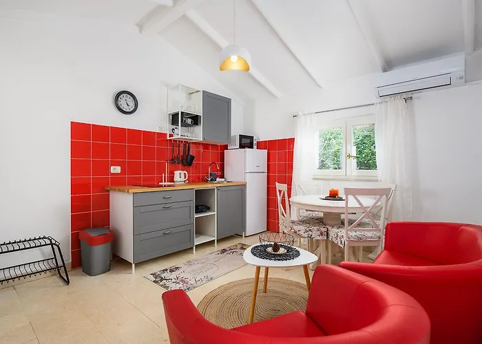 Holiday home Bezaubernde Nur 400 Meter Zum Mit Privatpool, Parkplatz Fuer 3 Autos, Grill