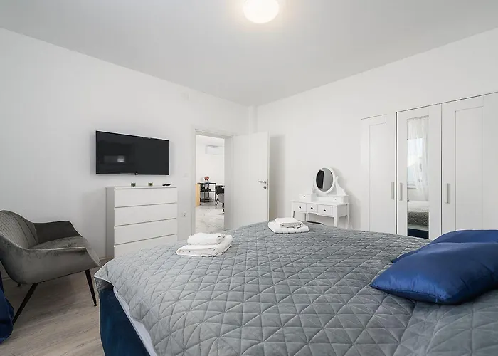 Holiday home Bezaubernde Nur 400 Meter Zum Mit Privatpool, Parkplatz Fuer 3 Autos, Grill Umag