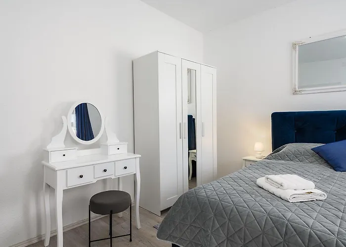 Bezaubernde Nur 400 Meter Zum Mit Privatpool, Parkplatz Fuer 3 Autos, Grill Holiday home *